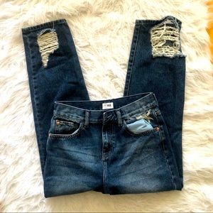 M1858 classic straight leg high waisted jeans size 4/27
